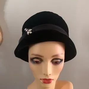 Vintage | Accessories | True Vintage Satin And Velvet Cloche  display picture 1